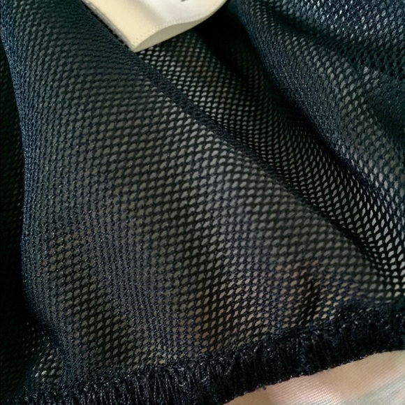 Baby boys swim trunks. Tropical print - Picture 4 of 4